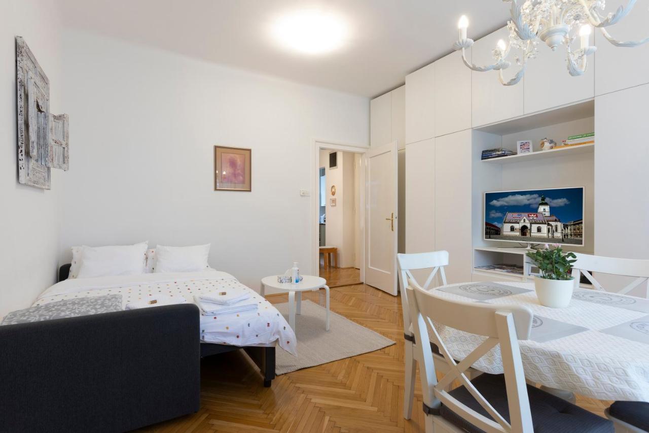 Vedrana-Near Centre And Free Garage, Electricity For Electric Cars Zagreb Luaran gambar