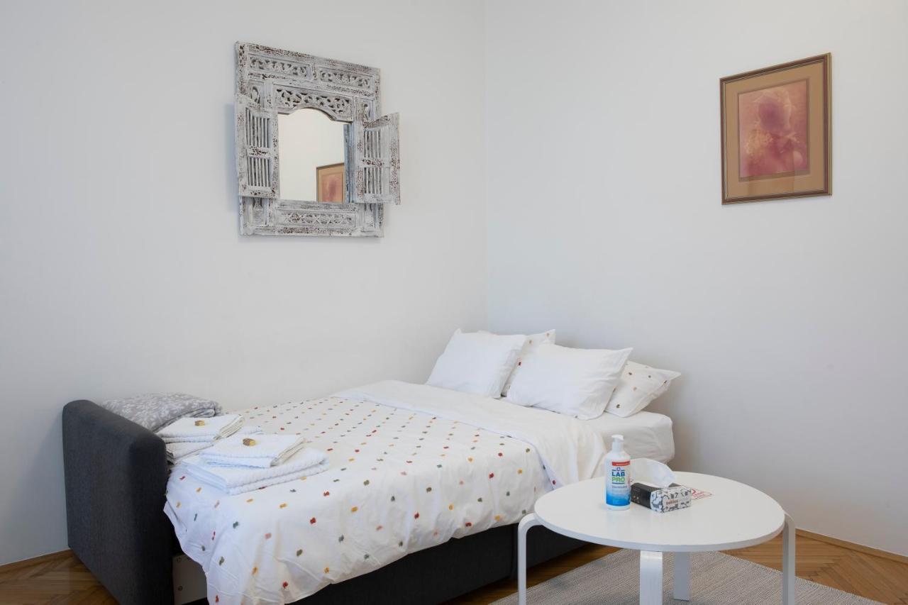 Vedrana-Near Centre And Free Garage, Electricity For Electric Cars Zagreb Luaran gambar