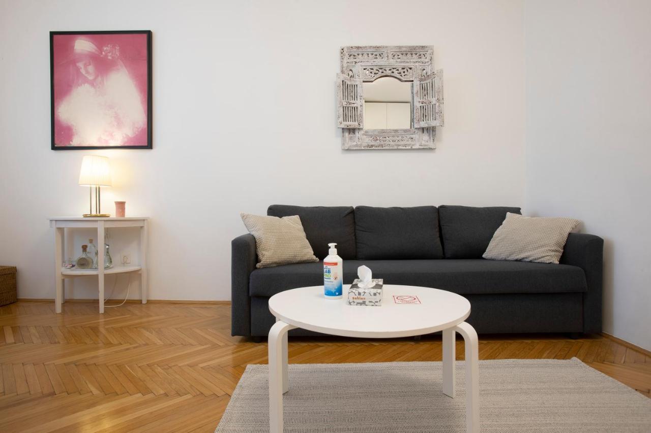 Vedrana-Near Centre And Free Garage, Electricity For Electric Cars Zagreb Luaran gambar